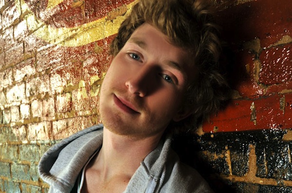 Last Man Standing ft. Akon – Asher Roth